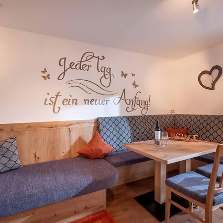 Haus Taxacher Apartmán *